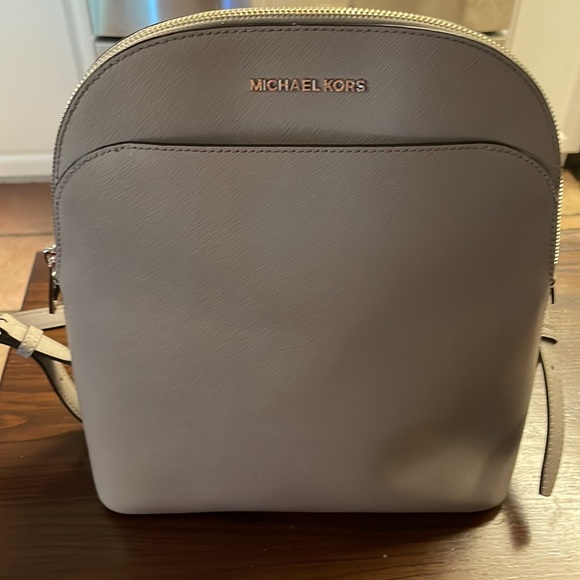 Michael Kors Emmy full size backpack- pearl grey - Picture 2 of 12